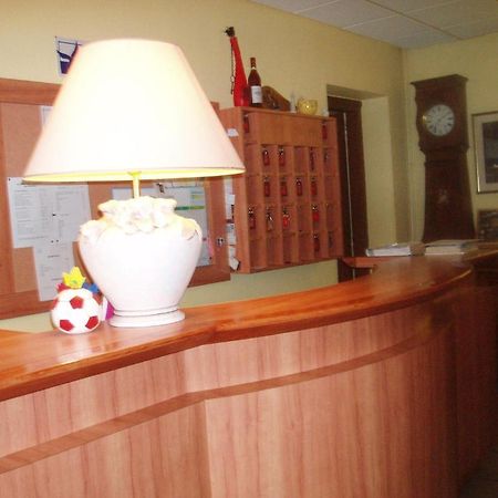Hotel Le Commerce Bagneres-de-Bigorre Phòng bức ảnh