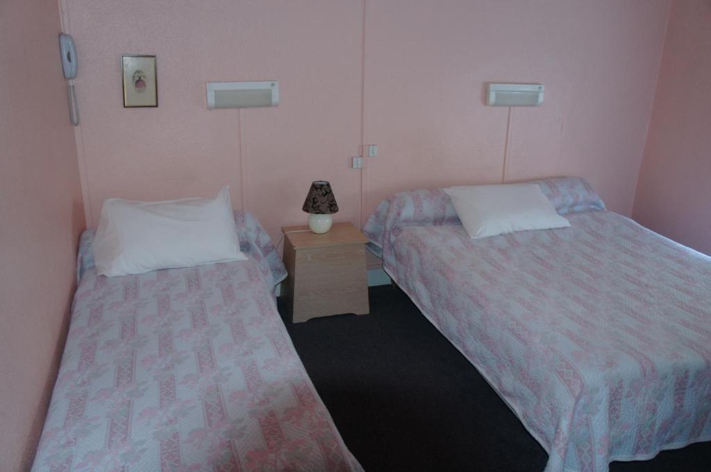 Hotel Le Commerce Bagneres-de-Bigorre Phòng bức ảnh