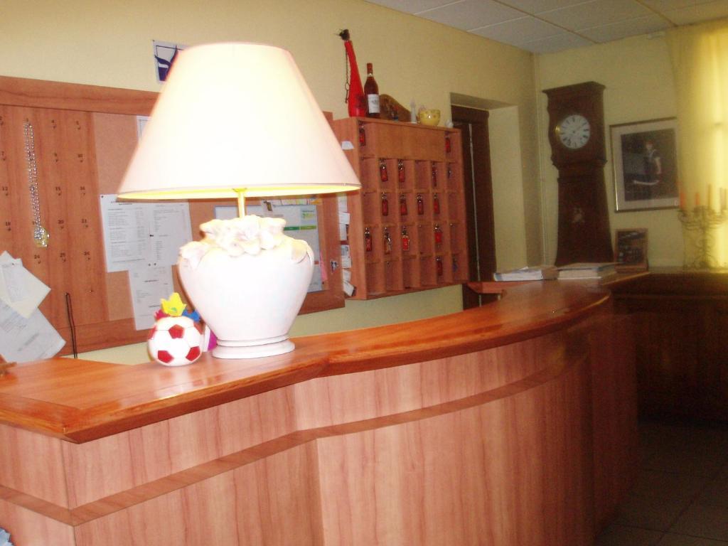 Hotel Le Commerce Bagneres-de-Bigorre Phòng bức ảnh