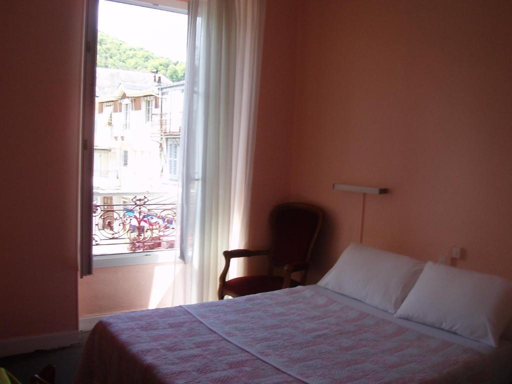 Hotel Le Commerce Bagneres-de-Bigorre Phòng bức ảnh