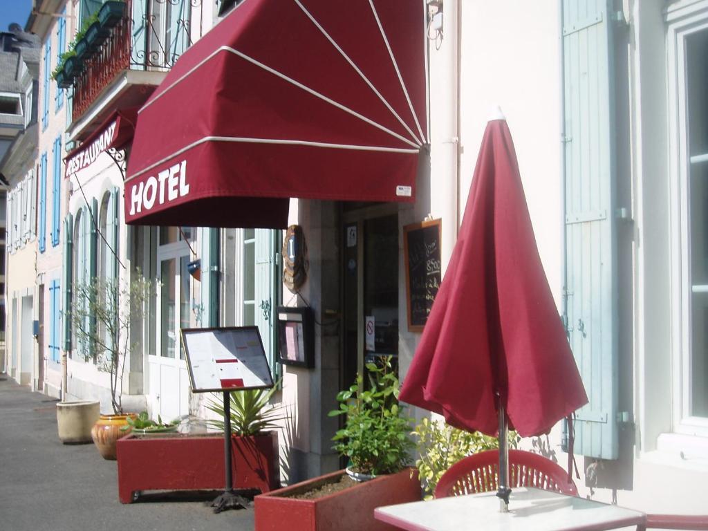 Hotel Le Commerce Bagneres-de-Bigorre Phòng bức ảnh