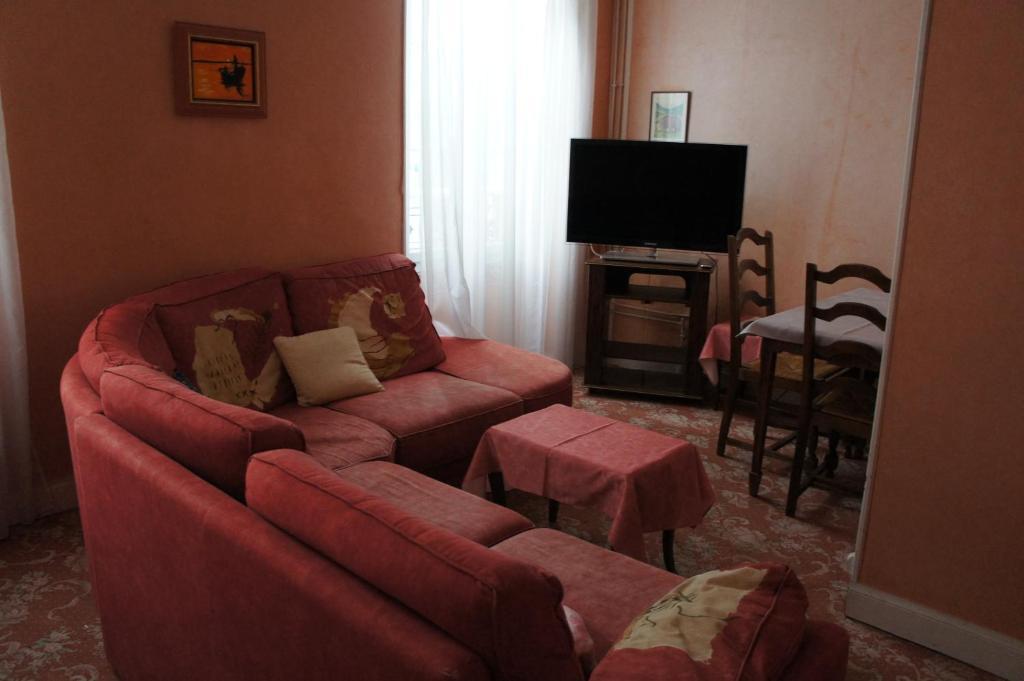 Hotel Le Commerce Bagneres-de-Bigorre Phòng bức ảnh