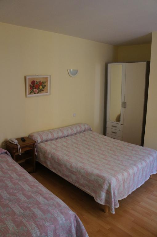 Hotel Le Commerce Bagneres-de-Bigorre Ngoại thất bức ảnh